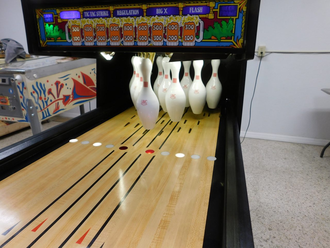 SOLD 1990 Williams Shuffle Inn Deluxe Shuffle Alley (repainted (1) Pinball